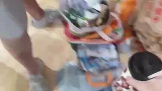 暖陽暫離他人持機引好奇