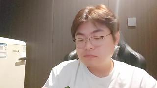 眾人跪求水牛哥出手相助