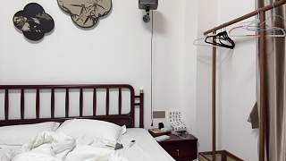 收拾行李背包準備連夜進城