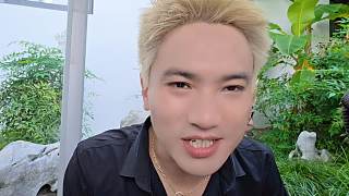 跪地求原諒?fù)l(fā)微信