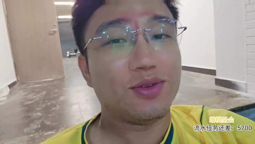 喬治硬扛757對抗引發(fā)熱議