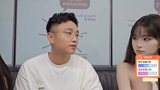 喬治吃大蒜引發(fā)捂嘴笑