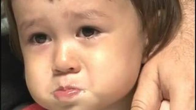 这爸爸给孩子抓周竟然准备的是吃的 #萌娃 #可爱 #感动 #人类幼崽