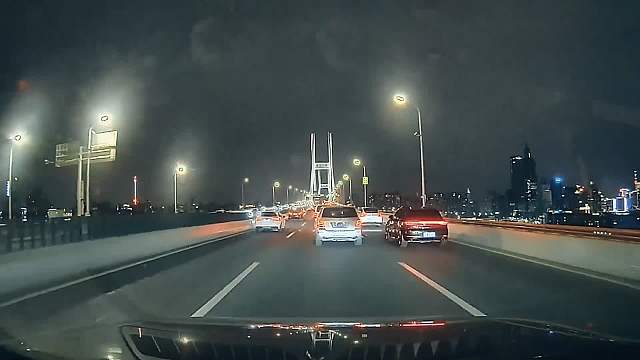 做基金经理的老同学，一不小心把行业内卷的规则全说出来了