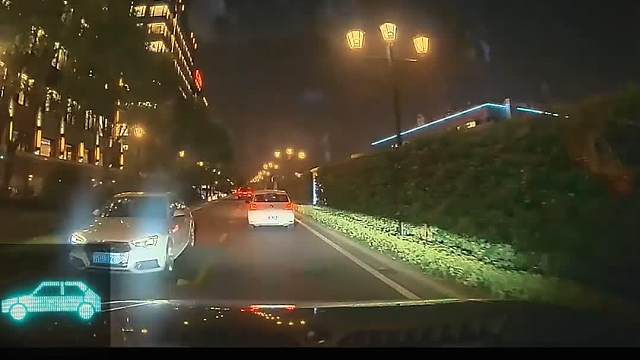 女朋友的闺蜜上了我的车之后，内心久久不能平静... (1)