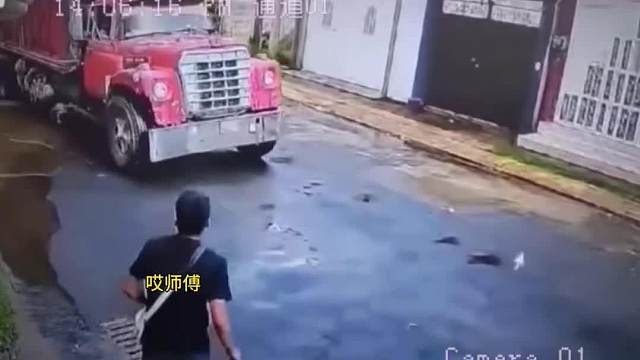 哥们儿使多大劲把车拽翻了