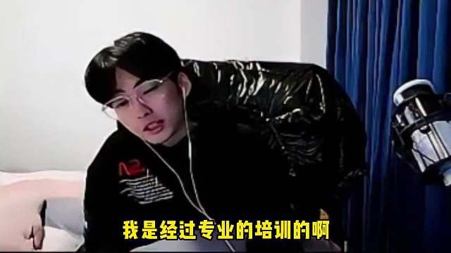 经典名场面之赖神看德华13连跪，赖我一般不笑除非实在忍不住