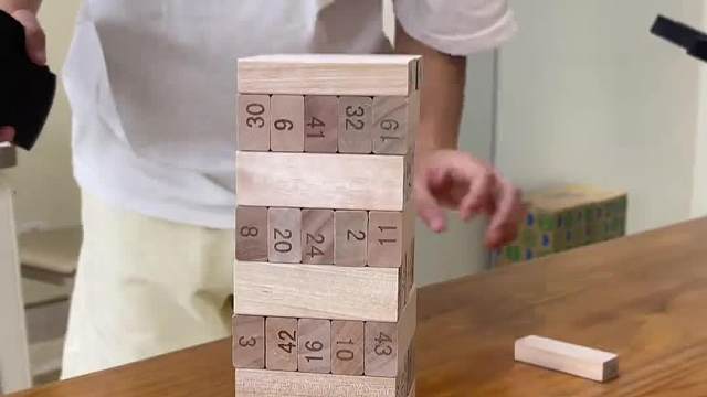 快叫你朋友来看手稳挑战