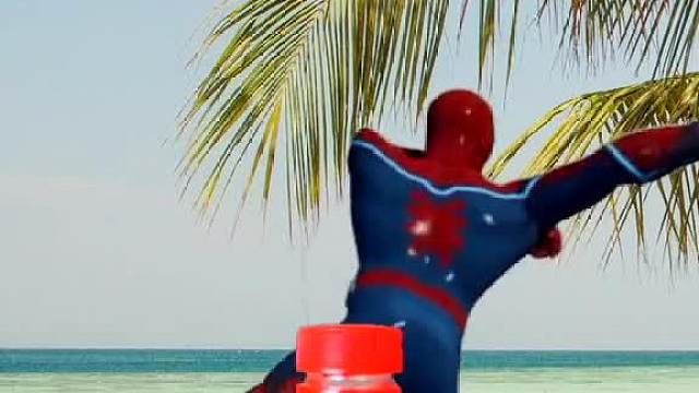 听说大家都在踢瓶盖？