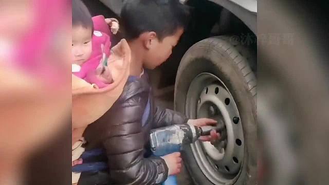 盘点那些懂事的人类幼崽