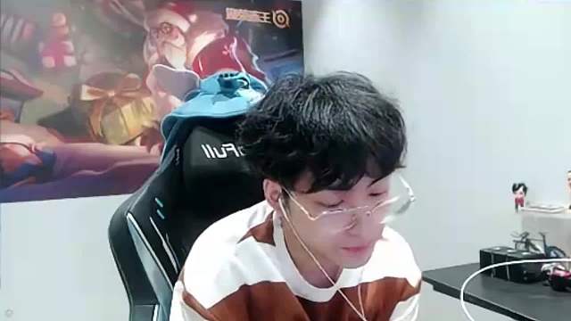 巅峰2000分赖神全程开麦指挥运营节奏，把对面打到心态炸裂6分投