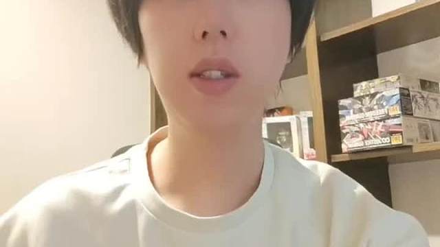 游泳运动员这么做真的能减小阻力吗？