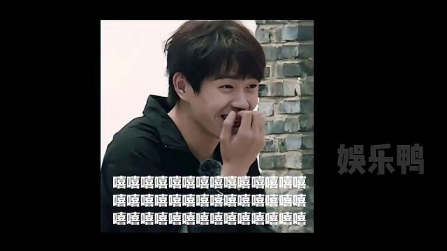 狗：我不敢动一下 #萌宠出道计划 #奶牛猫