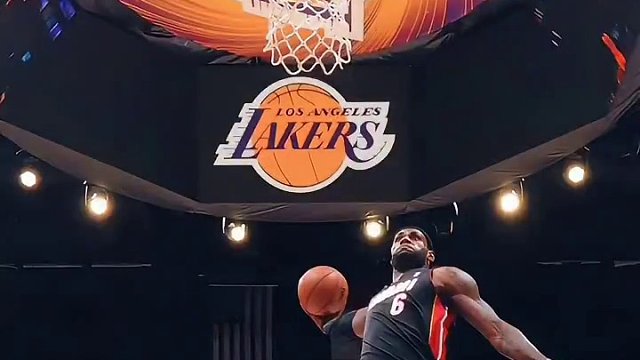 篮球名场面 — 詹姆斯斯台普斯抢断一条龙快攻，力劈华山