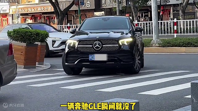 如果有人送你一辆布加迪，你也开不起…#布加迪￼#超跑 #汽车