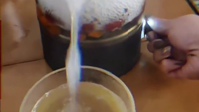 都念成这样了 也难怪茶壶能成精#搞笑 #茶壶 #震惊