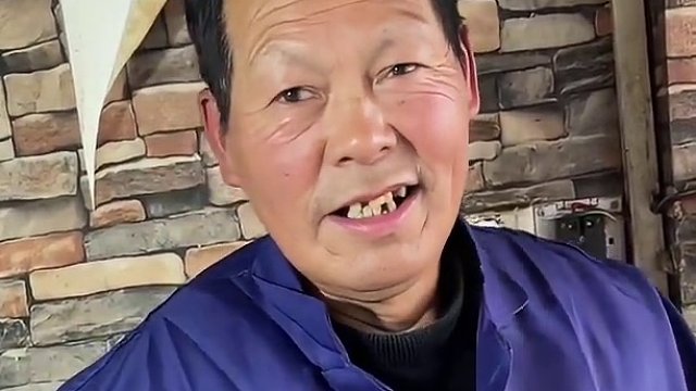 挑战用20元刮刮乐在开封换一碗鸡血汤，看老板能刮出……美食推荐官 #开封美食 #刮刮乐挑战 #