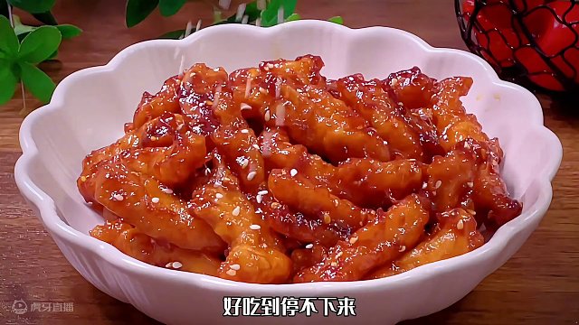 逢年过节的时餐桌上都会给家里的小朋友做这道糖醋里脊，酸甜可口好吃到停不下来