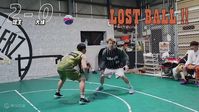 单挑时小打大应该怎么打？
#街球 #运球节奏 #1v1单挑 #自由球风 #ballerz55