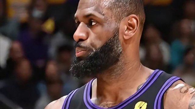 35岁后第170场得分25+的比赛，他也正式超越卡尔-马龙和贾巴尔（169场），在该项纪录上独享联盟