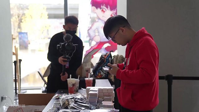 #狼队 #qq飞车手游官方赛事 
狼队九冠王纪录片-《酒罐王》，秋季赛的常规赛和季后赛，我们一直在努