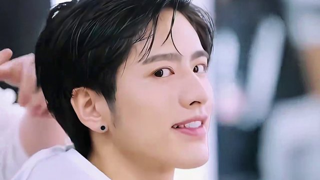 重压之下无惧色，蔡徐坤当年有多难你们知道吗？ #蔡徐坤  #ikun  #娱乐  #偶像练习生 