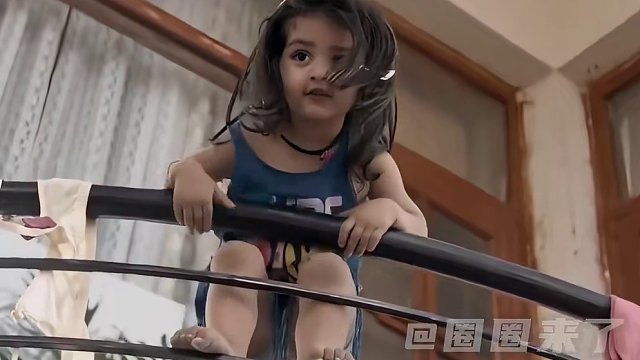 活活饿死在父亲的遗体旁#英国两岁男孩在父亲遗体边饿死