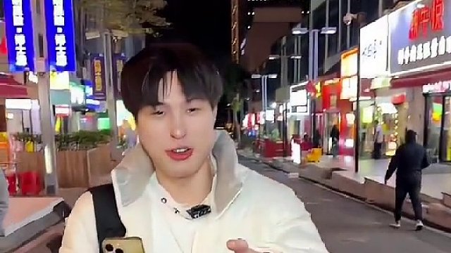 西安碳水自助 量是真大，把阿疯给吃昏了#妈呀太香了 #油泼面 #肉夹馍 #西安美食 #美食趣胃计划