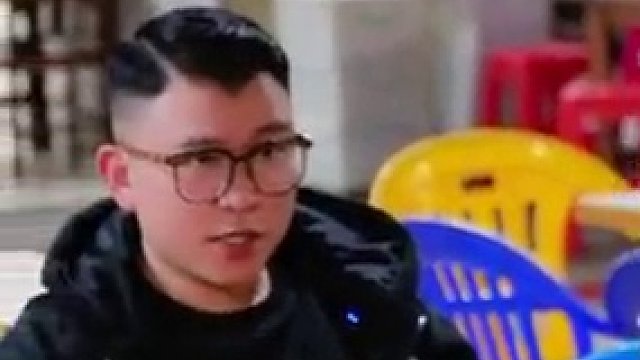 街道挑战第一天 偶遇一帅哥，一定看到最后#记录真实生活 #剧情 #搞笑