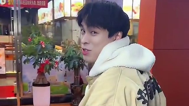 阿疯单人solo 20斤烤全羊，竟接连认怂～#烤全羊 #冬天必须来顿烤全羊 #妈呀太香了 #挑战 #