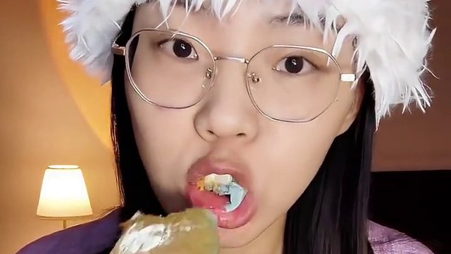 网上火的美味欧包吃吃。
光和手感欧包大测评。
红榜:南橙小酥，肉肉派对
光和手感欧包还是咸口的好吃
