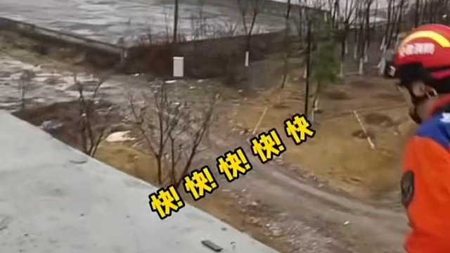 看着像个大叔，不像小伙子[允悲]