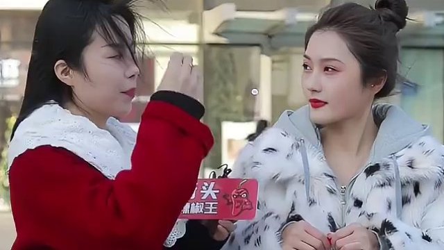 长沙果然不一样，大街上一抓就是100万粉丝博主，今天遇到我们必须辣晕她！