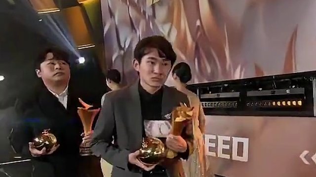 【2023QQ飞车极速之夜——年度突破俱乐部】 
他们，以默契的配合与无间的凝聚力征战联赛，用绝对的