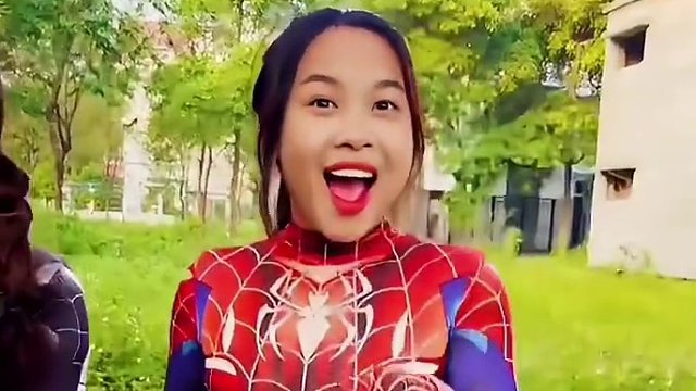 街头对拳奖励多多，美女知道真相后悔莫及！#搞笑视频 #搞笑配音 #搞笑