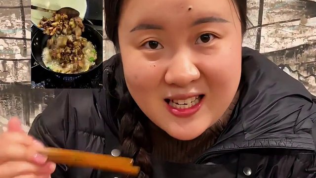 用小面调料炒出来的尖椒鸡盖面好吃到连盘子都要舔干净#妈呀太香了 #这一碗好过瘾 #重庆美食 #重庆小