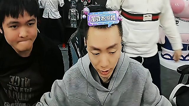 今天左边的兄弟们是不是特别的慌#陈伯全能王 #qq飞车端游 #游戏流量风向标 #游戏 #qq飞车