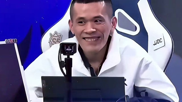 斗地主：掘开看完气哭了！摄像头前生无可恋！儿童牌离谱反输两炸#斗地主残局 #斗地主的百种姿势 #斗地