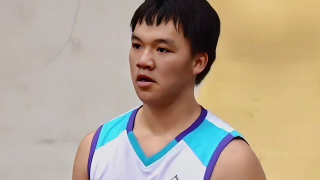 大化新星 25号  韦海阔
强力防守
2024年河池市“酱客酒·迎春杯”篮球赛暨金城江区第一届乡镇迎