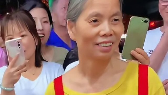 甘肃帅哥就为了体验，才挑战10碗爆辣螺蛳粉！#螺蛳粉