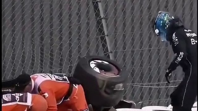 F1史上最严重的碰撞事故之一:22赛季英国站周冠宇碰撞事故#f1 #方程式赛车 #周冠宇 #撞车 #