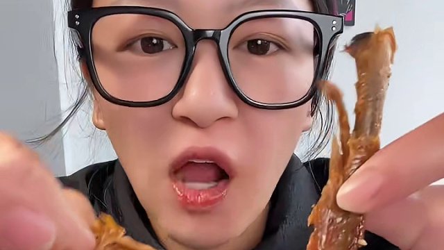 香香辣辣的鸭翅来啦！追剧吃一吃太爽了！#鸭翅#追剧必备零食