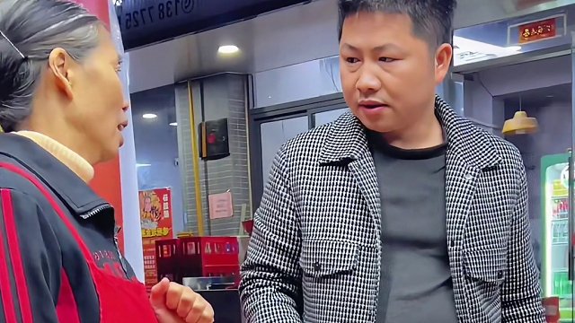 一个澳龙换一箱螺蛳粉，你觉得值吗？ #螺狮粉 #美食家