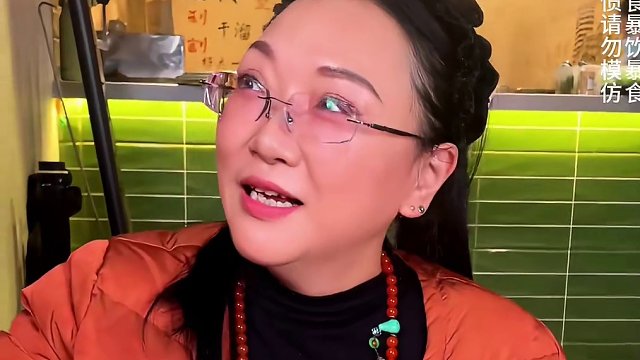 被4分钟吓到的姐姐挑战加麻加辣究竟能不能成功？#这一碗好过瘾 #重庆小面 #妈呀太香了 #天冷吃碗热