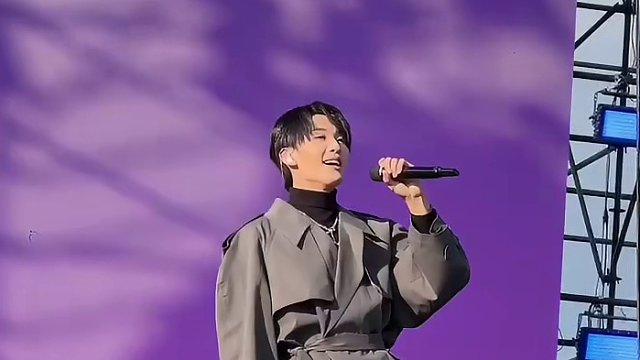 #王赫野你什么时候有了控风超能力 一唱完《大风吹》马上阴天，你小子是不是掌握了什么超能力