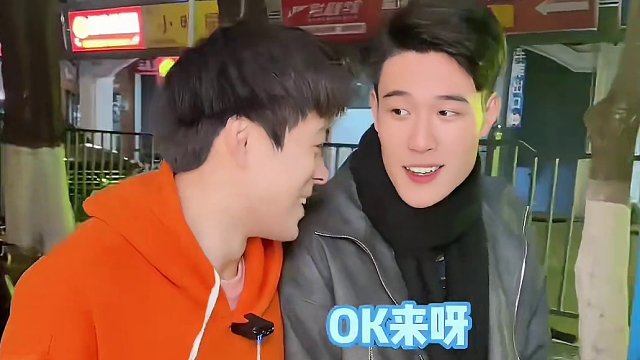 粉丝跟阿疯pk吃到店员签子都数不过来
#三分钟一局  巨爽巨解压 首页小游戏新入口 #三国吧兄