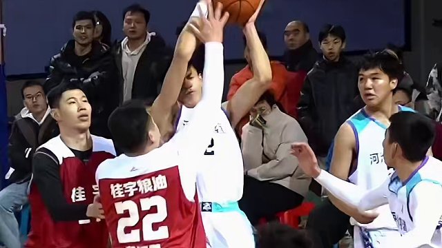 看看大化年轻一代防守有多强
2024年河池市“酱客酒·迎春杯”篮球赛暨金城江区第一届乡镇迎春杯篮球赛