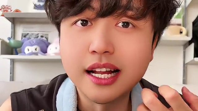 测评麦乐森家新出的这款谷物脆，万万没想到，太太太酥脆了！好吃又营养！#零食推荐 #坚果谷物脆 #追剧