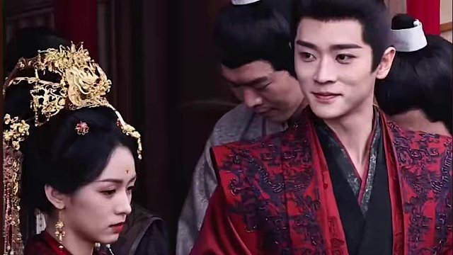 禾晏新婚快乐！又美又英气，大事很妙~#周也凤冠造型 #周也 #丞磊 #锦月如歌 #氛围感