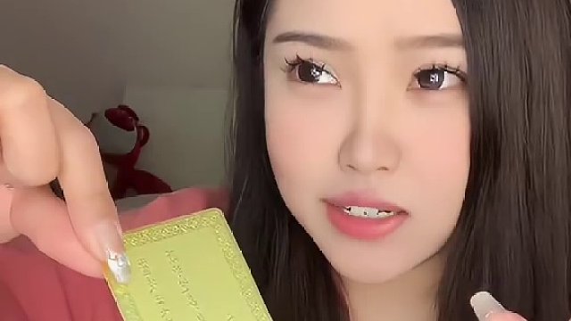 食验室有点东西！居然和财神爷联名，这泼天的龙运我接住了！！#食验室财神礼盒 #好吃到停不下来 #零食